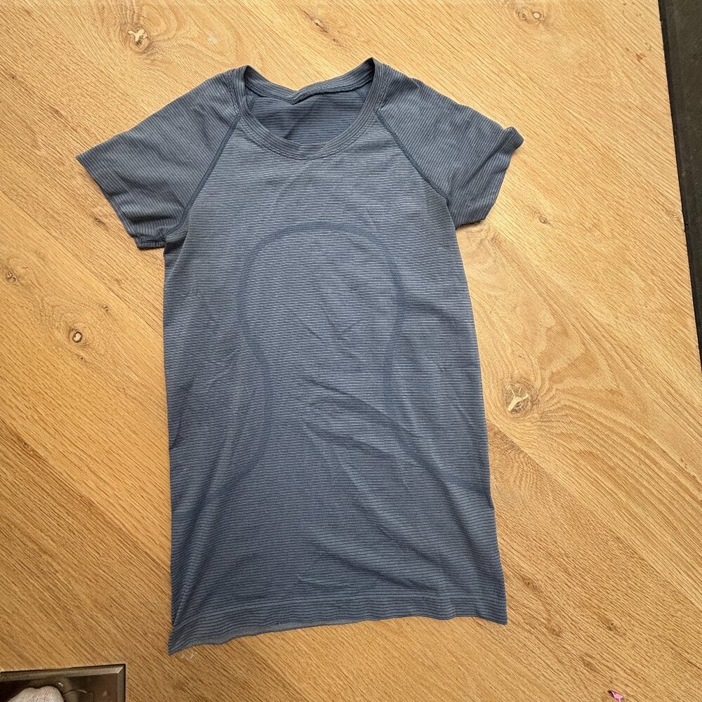 Lululemon Swiftly Tech Short-Sleeve Shirt 2.0 in Hip Length